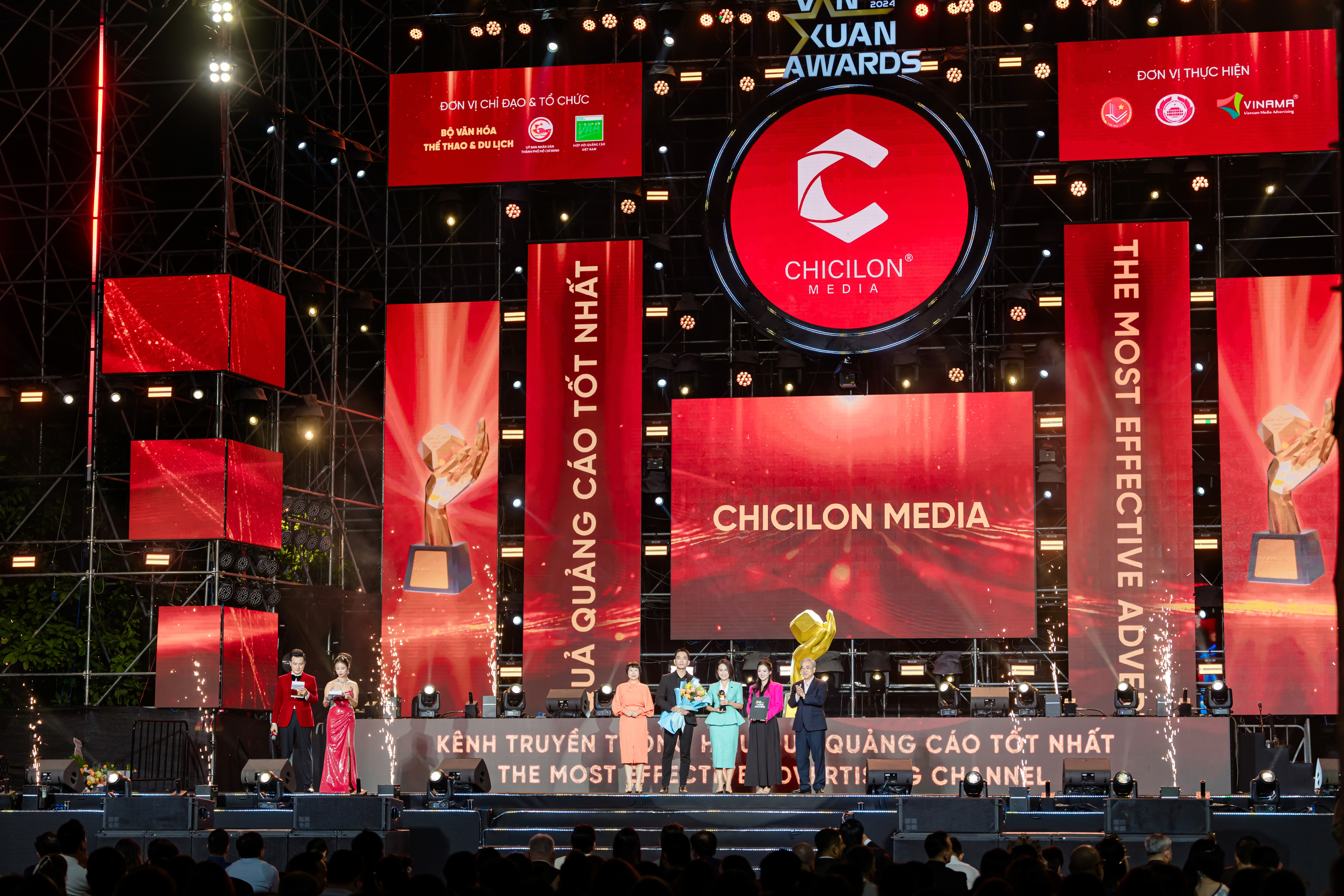 Chicilon Media won 3 awards at the Vạn Xuân Awards.