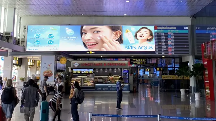 Màn hình LED thu hút, ấn tượng tại khu vực ra vào ở sân bay sẽ mang lại hiệu quả truyền thông tối ưu