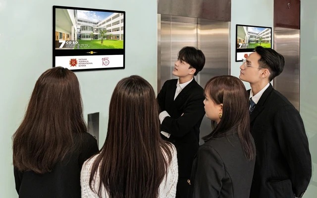 Quảng cáo kỹ thuật số trong thang máy chung cư giúp tiếp cận được với lượng lớn khách hàng, dễ dàng thu hút sự chú ý