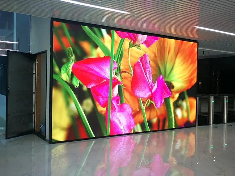 Màn hình LED module có kích thước lớn và độ sáng cao, thu hút sự chú ý ở không gian rộng.