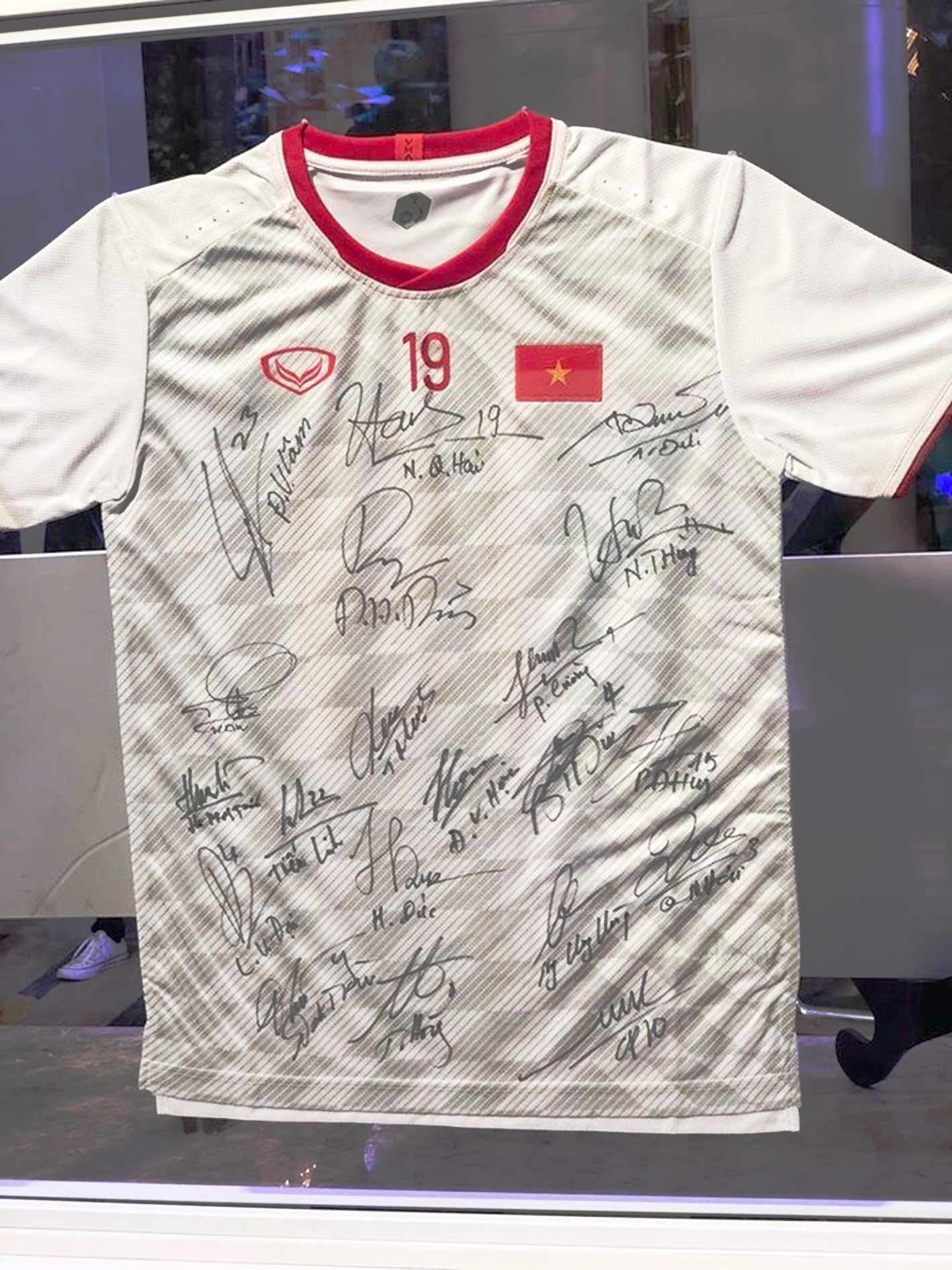Auction for Quang Hai’s national jersey