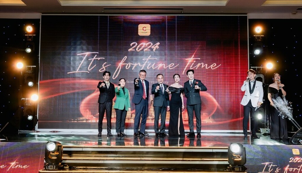 Chicilon Media's representatives at the year end party, "It's Fortune Time"