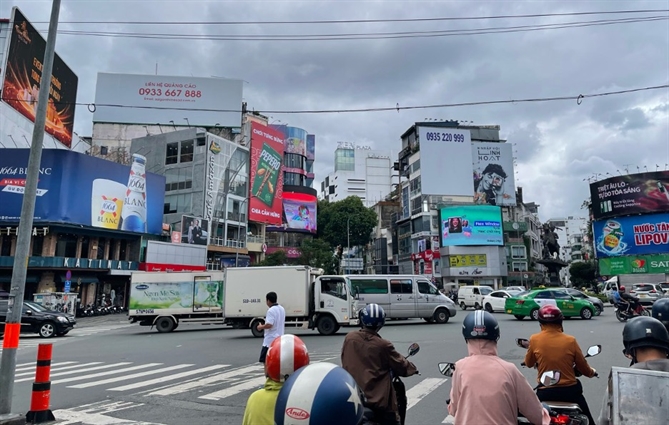 Outdoor advertising billboard signs are easily impacted by the weather and environment, which will affect product promotion