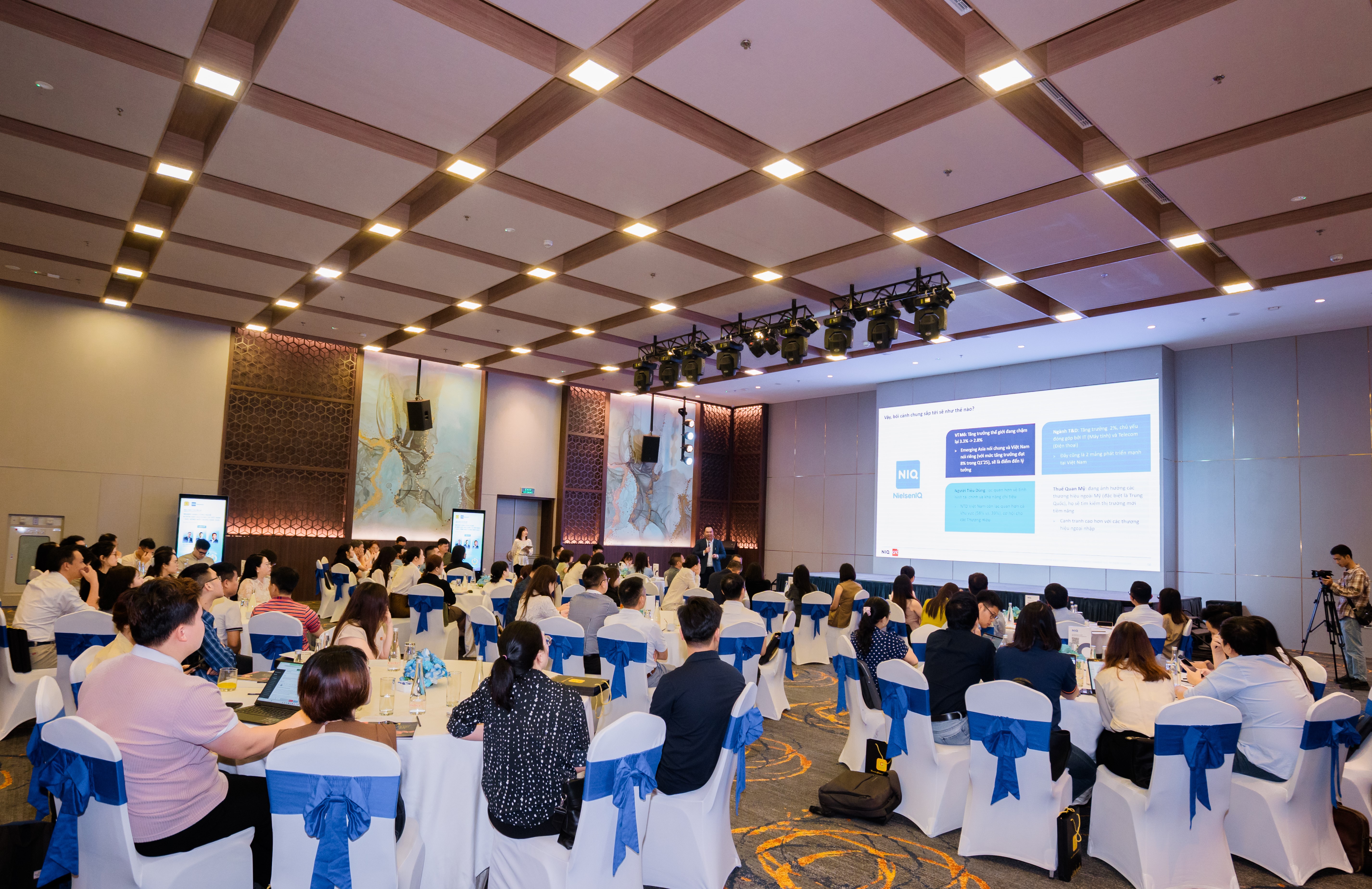 Nearly 100 experts attended Chicilon Media and NielsenIQ's technology and electronics conference