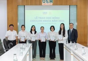Chicilon Media trao học bổng 100 triệu đồng cho sinh viên đại học kinh tế Thành phố Hồ Chí Minh